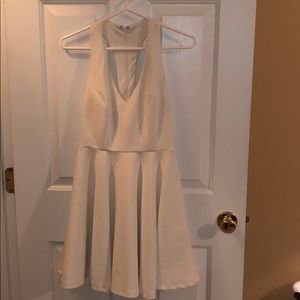 Halter Razorback creme dress